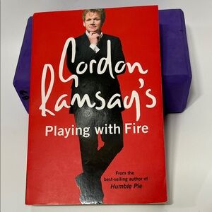 Book- 2007 
Gordon RAMSAY Playing With Fire